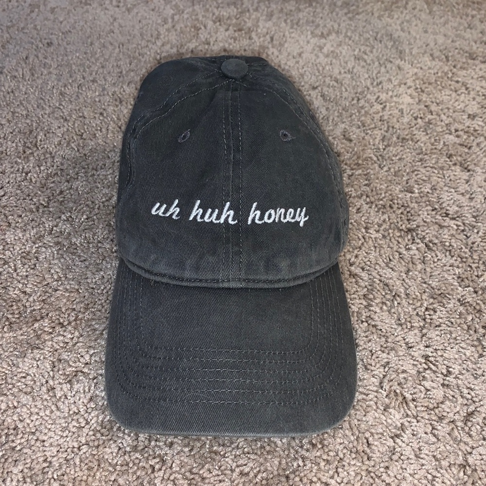 BRANDY MELVILLE HAT